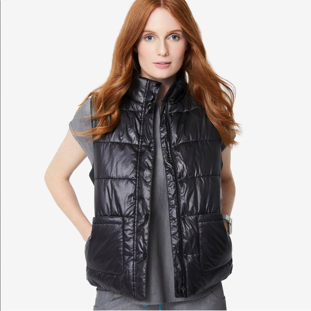 FIGS Black Puffer Vest XS